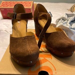 Korks Evah suede clog